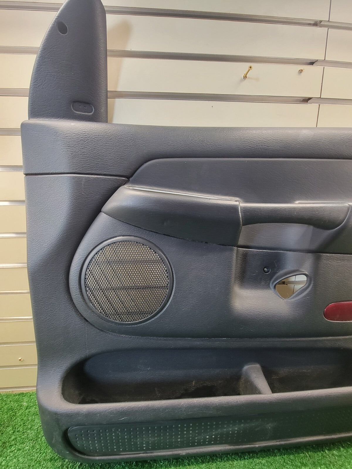 🔥02-05 Dodge RAM Interior Door Panel Front LRIGHT PASSENGER GRAY Auto D11