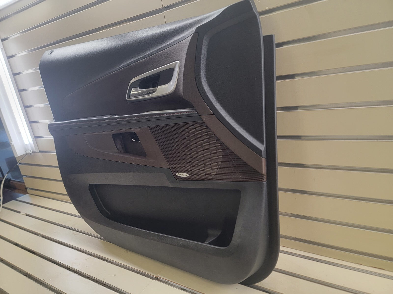 🔥2010 - 2016 CHEVROLET EQUINOX FRONT DOOR PANEL left driver black