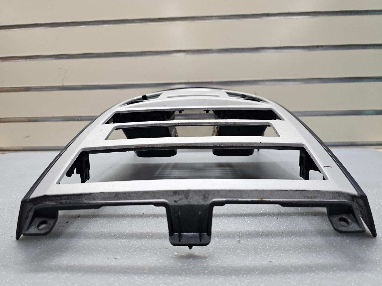 08-10 Grand Caravan Town Country Dash AM FM Radio Stereo Trim Bezel Panel SILVER
