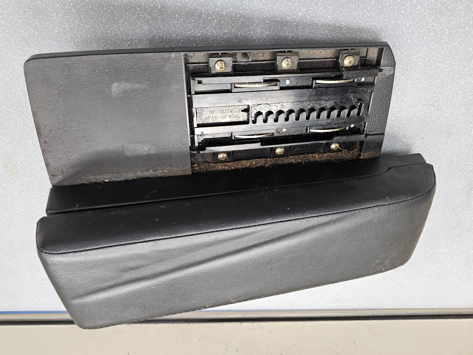 🔥03-05 Infiniti FX35 FX45 Center Console Armrest Lid Cover Top Assembly Black