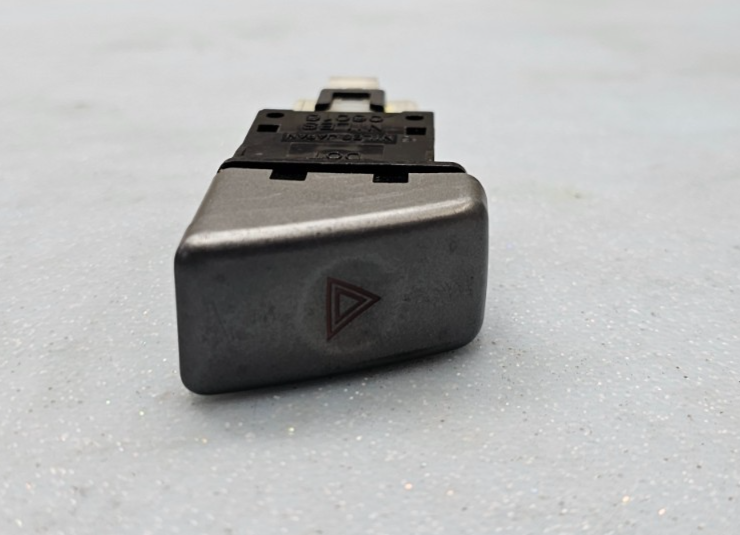 🔥00-04 Nissan Almera Maxima Hazard Warning Switch Button Silver