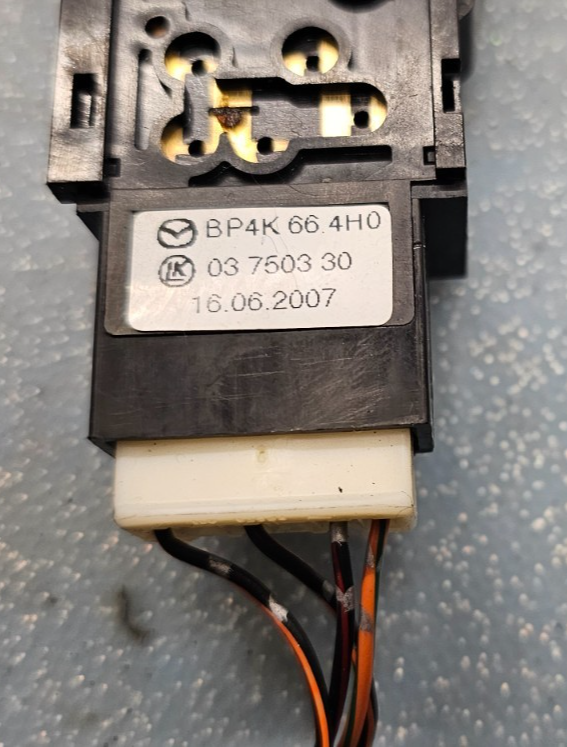🔥04-09 Mazda3 Mazda 3 Hazard Warning Switch Emergency Flasher Light Assembly