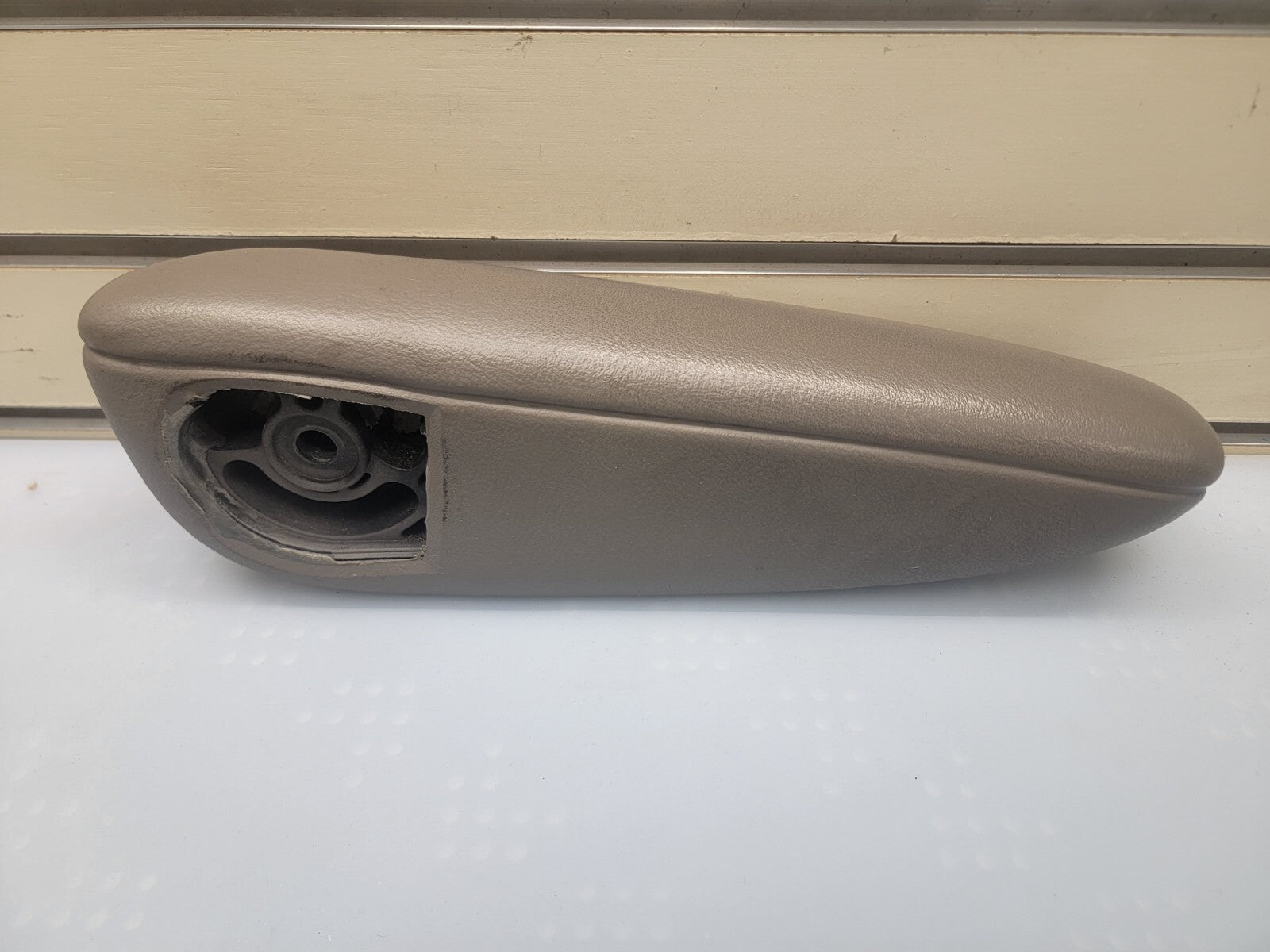 🔥01-07 Dodge Caravan Voyager Town &Country Front PASSENGER Arm Rest Gray OEM