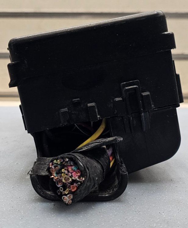 🔥11-14 Ford F150 Engine Fuse Relay Box Junction Block Control Integrated Module