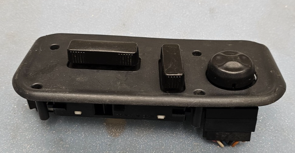 🔥00-02 CHEVY SUBURBAN TAHOE SILVERADO 8 WAY PASSENGER SEAT SWITCH BLACK OEM