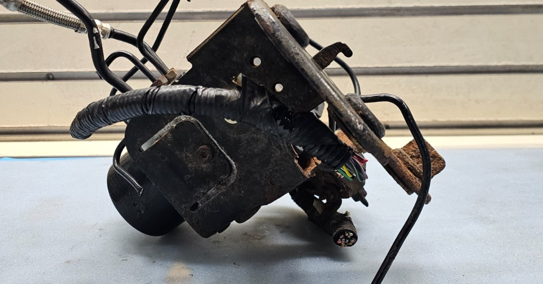 🔥2009 Ford Escape Mariner Tribute ABS Anti-Lock Brake Pump Module