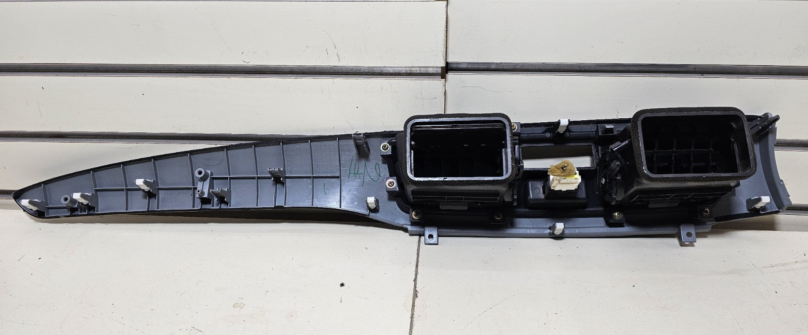 🔥02-07 Mitsubishi Lancer Dash Front Center Trim Bezel Panel Air Vent Silver
