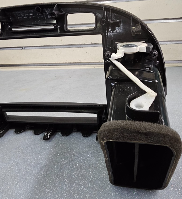 🔥06-11 Kia Rio Center Dash Trim Radio Bezel  Climate With Air Vents Black OEM