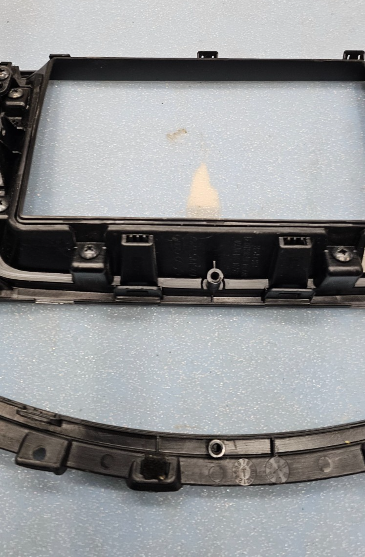 🔥2009-2014 Hyundai Genesis Center Trim Radio Bezel Air Vent Panel Silver