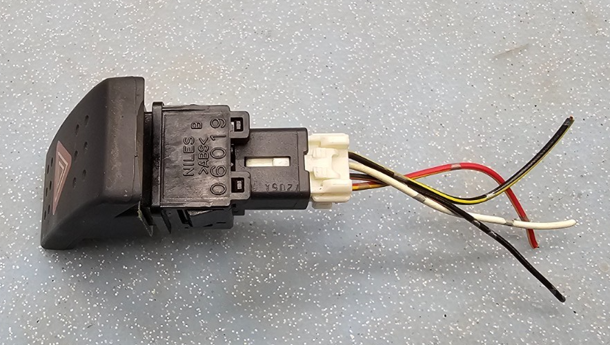 🔥07-10 Suzuki Swift Hazard Emeregency Light Switch Assembly Black