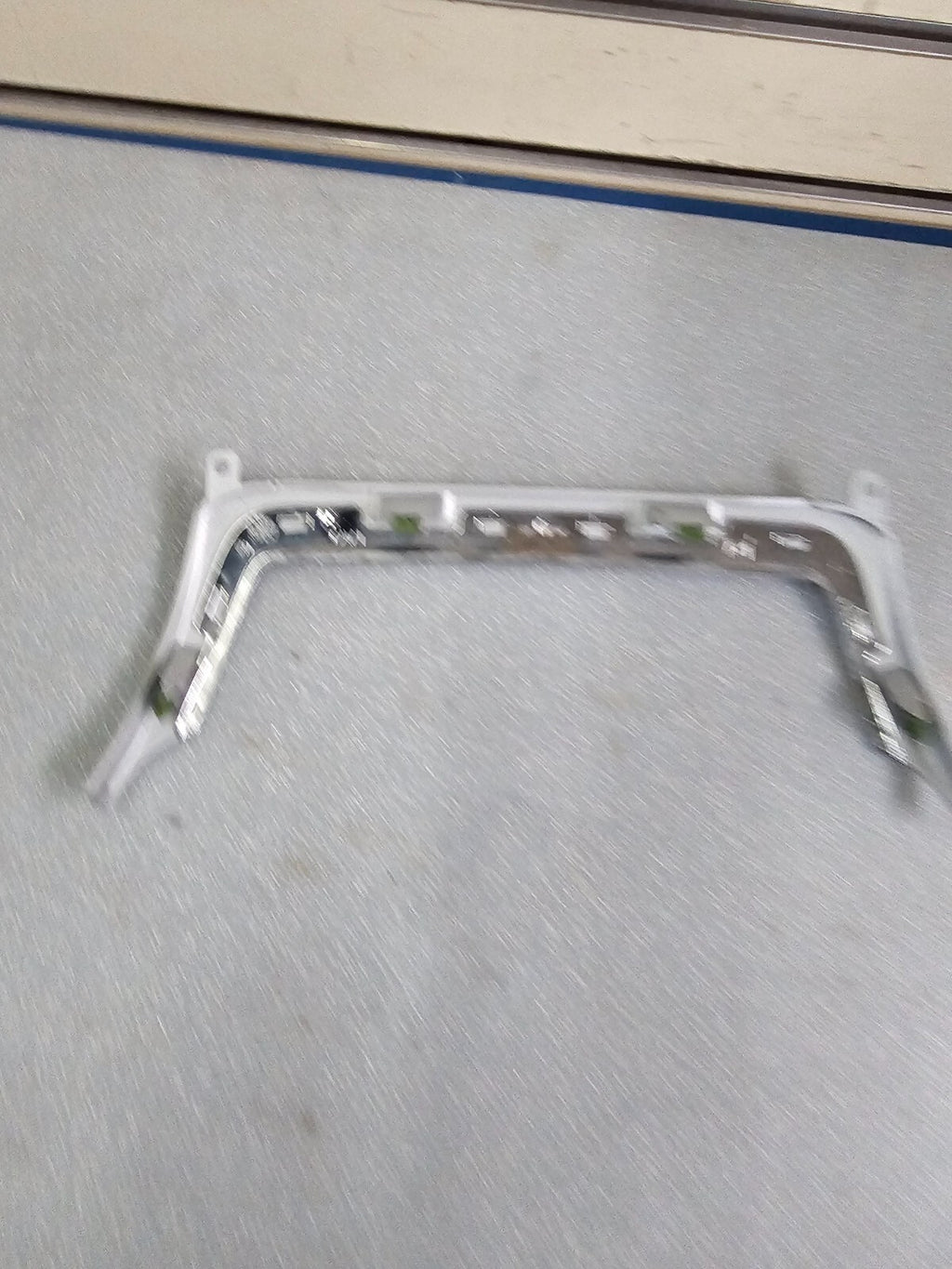 🔥08-12 Chevy MALIBU Center Dash Radio Bezel Panel UPPER A/C Vent Trim SILVER B8