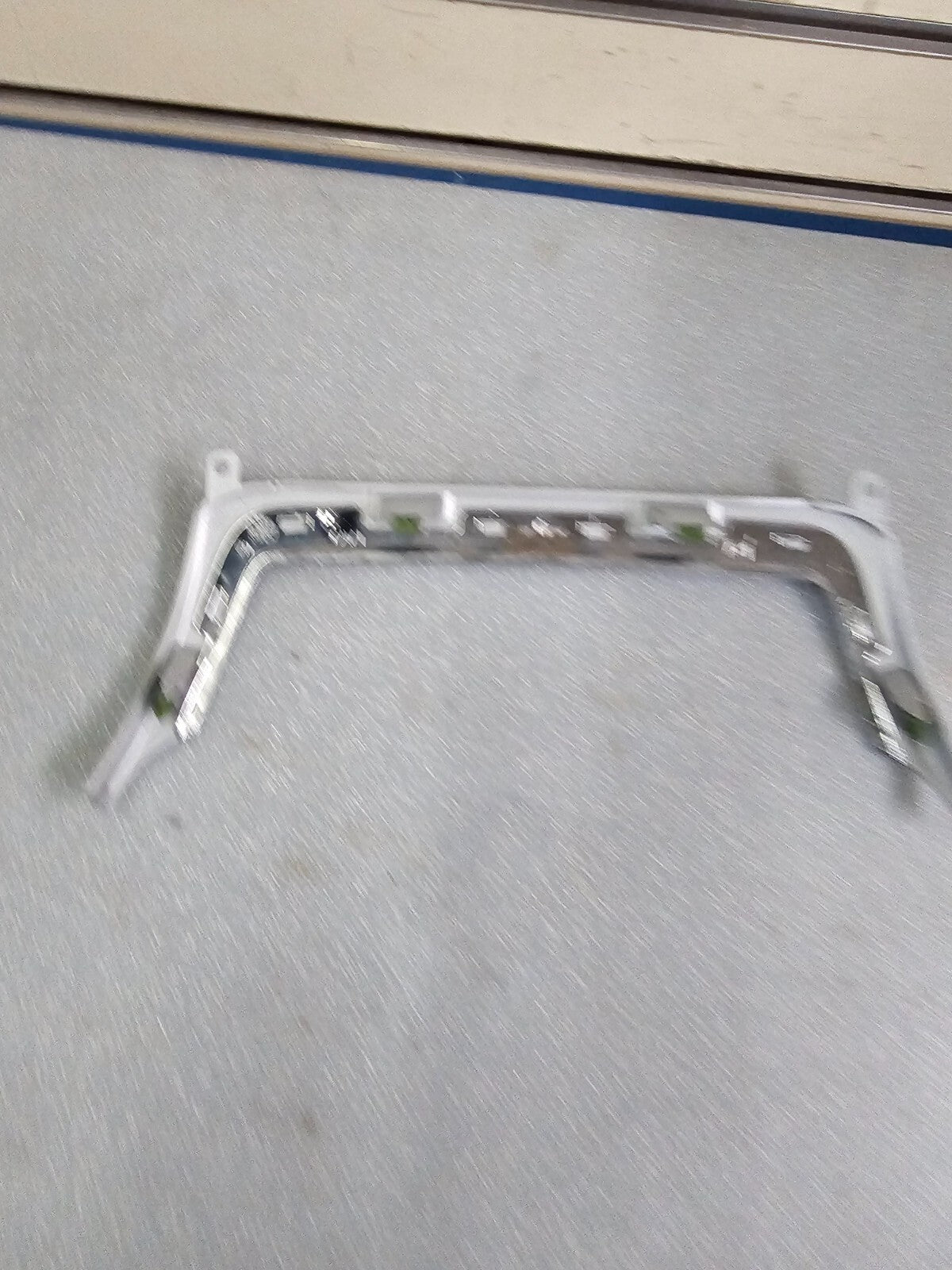 🔥08-12 Chevy MALIBU Center Dash Radio Bezel Panel UPPER A/C Vent Trim SILVER B8