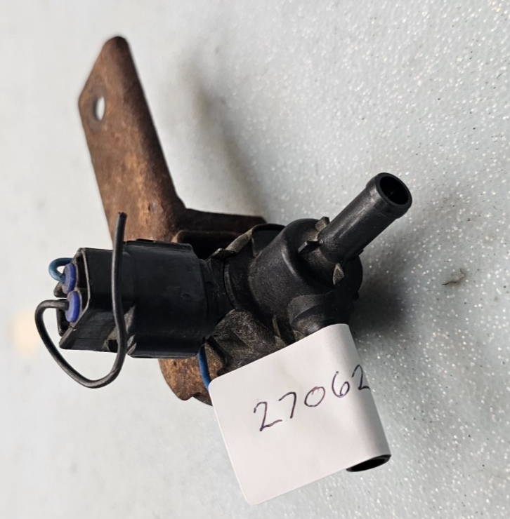 🔥03-06  Toyota Corolla /Matrix Vacuum Switch Valve /TC