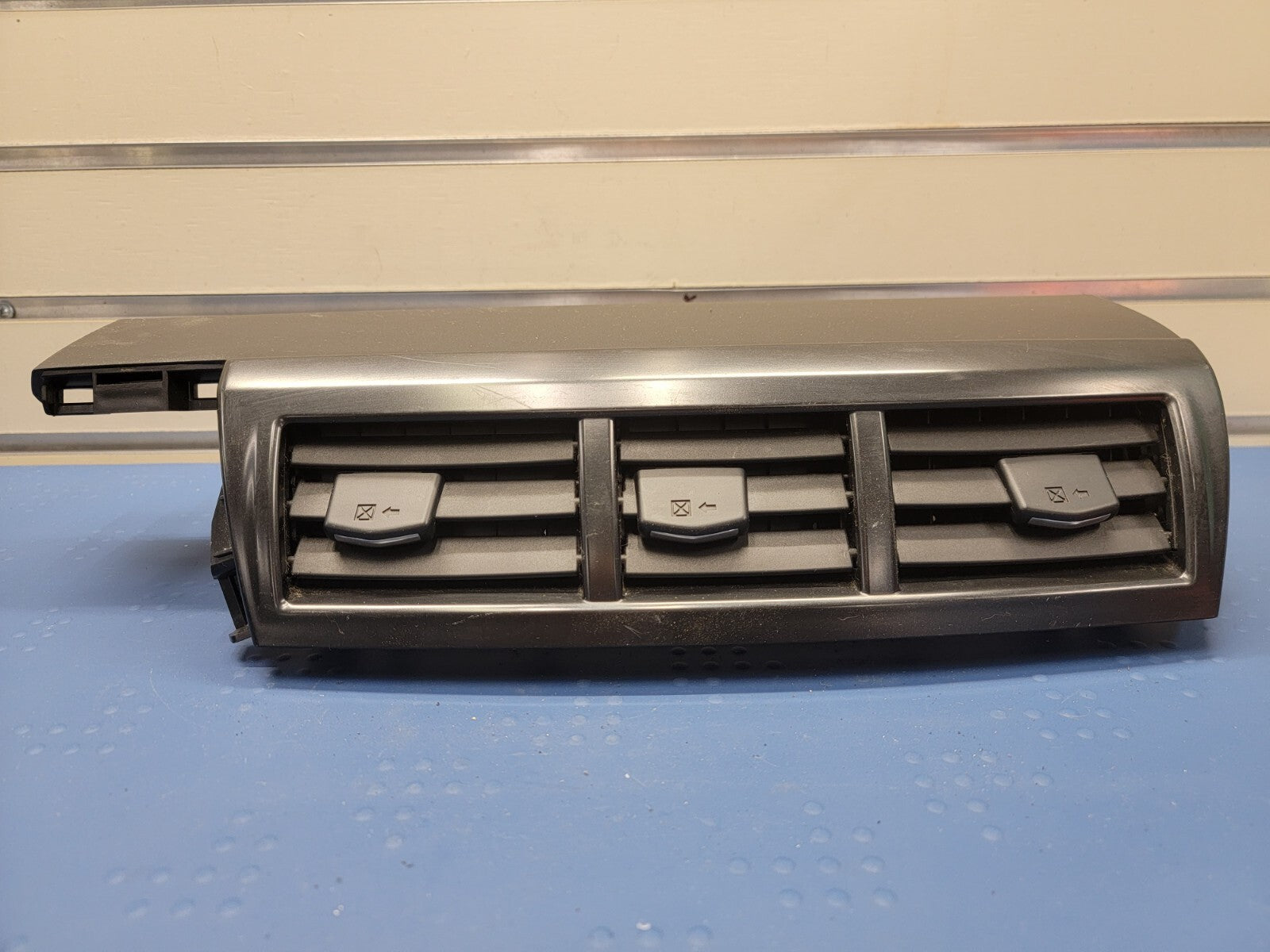 🔥2012-2014 Toyota Prius V Center Dash Vent Heater Air Conditioner Vents OEM