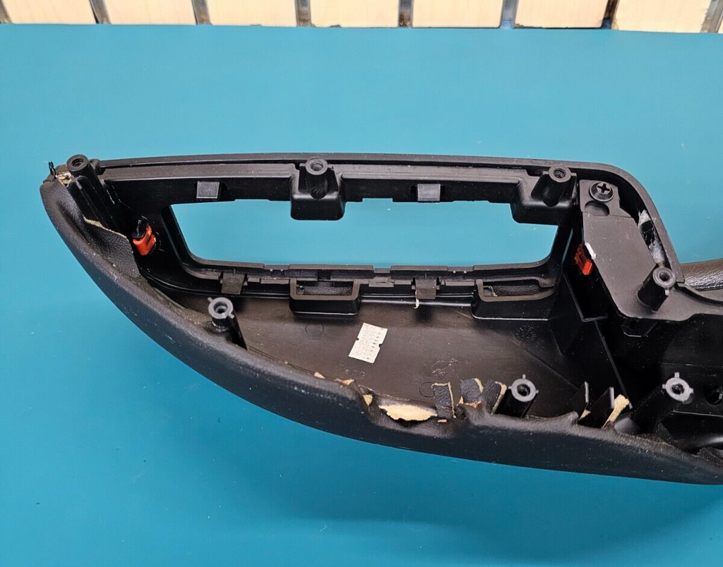 17-20 CHRYSLER PACIFICA FRONT LEFT DRIVER DOOR TRIM PANEL HANDLE ARM REST BLACK