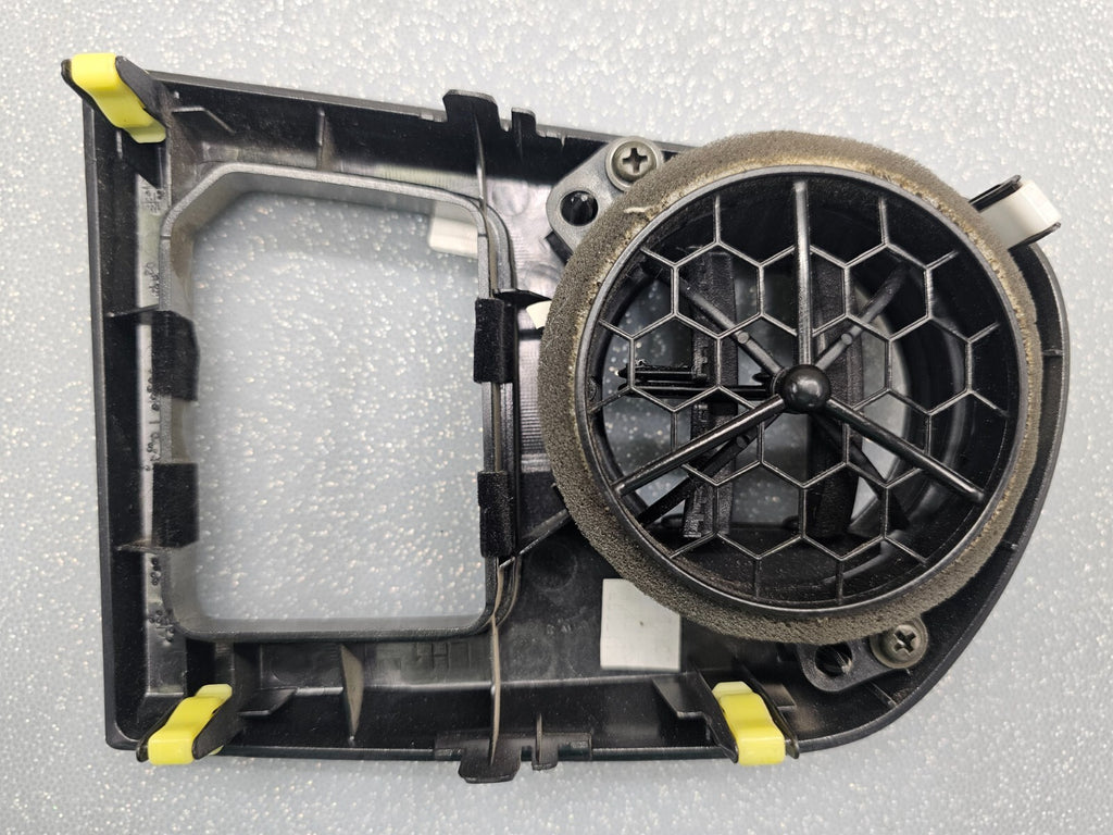 03-08 Matrix Vibe Dash LEFT DRIVER AC Air Vent Filter Heater Conditioner SILVER