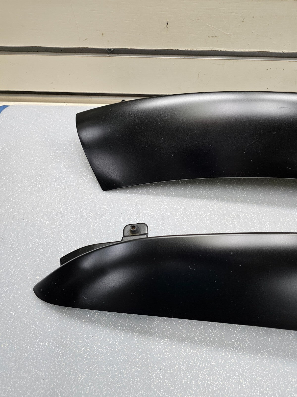 🔥02-09 ENVOY REAR LEFT/RIGHT D-PILLAR EXTERIOR HATCH TRIM MOLDING SET OEM