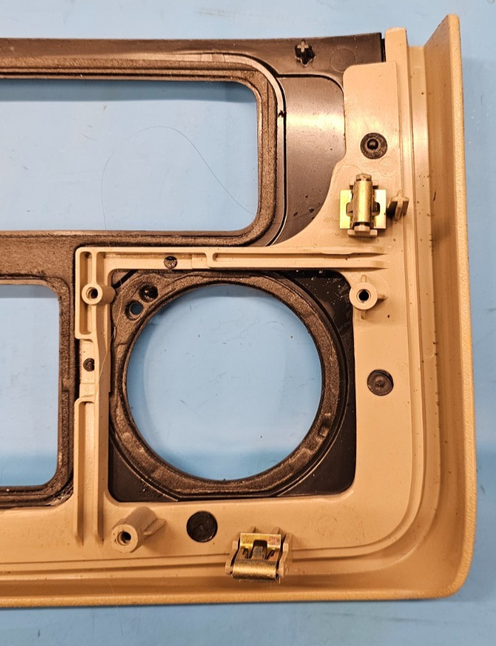 🔥02-06 Cadillac Escalade Radio Dash Trim Bezel with Clock  Tan/woodgrain
