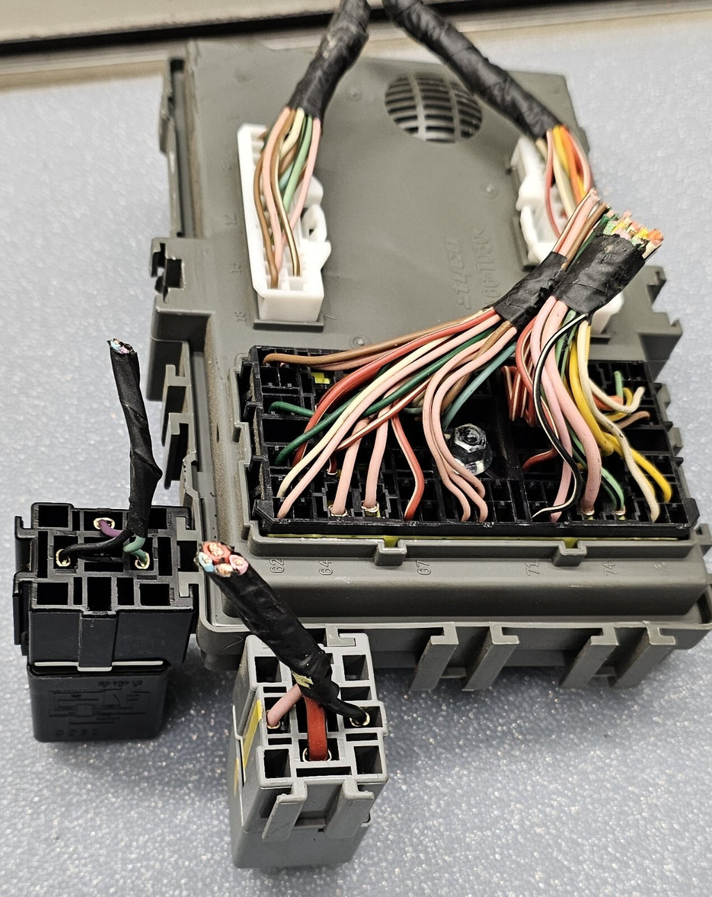 🔥09-11 Chevy Aveo Interior Interior Fuse Relay Junction Block Box Assembly OEM
