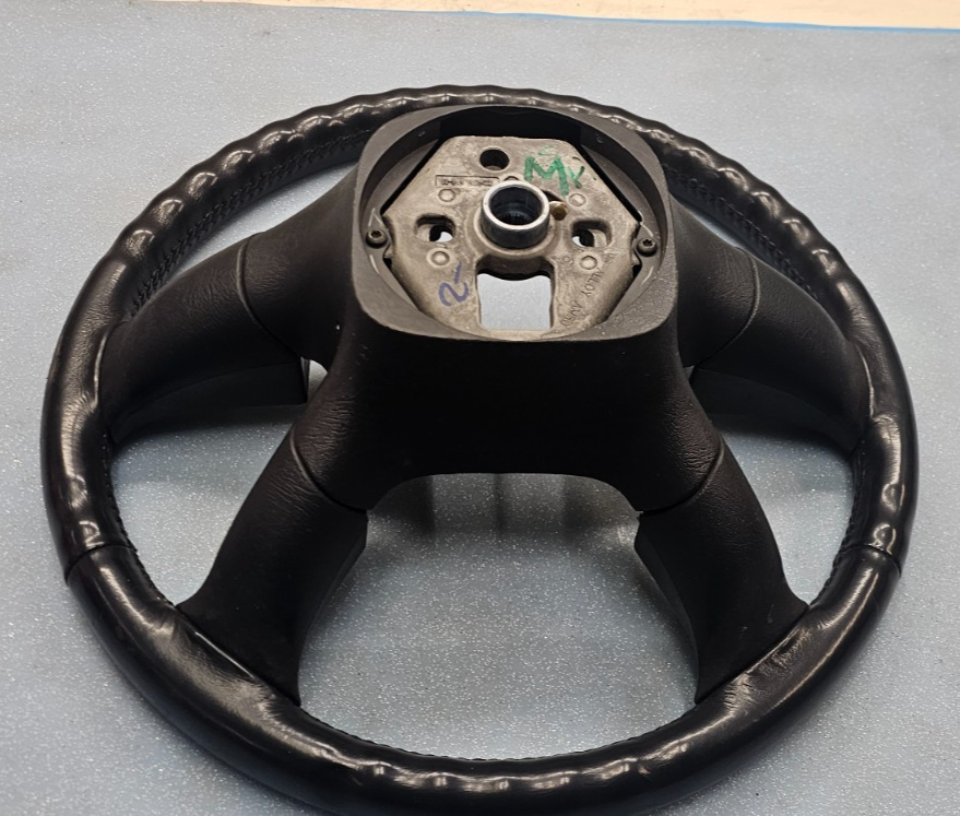 🔥03-06 SILVERADO SIERRA YUKON TAHOE SUBURBAN STEERING WHEEL LEATHER BLACK