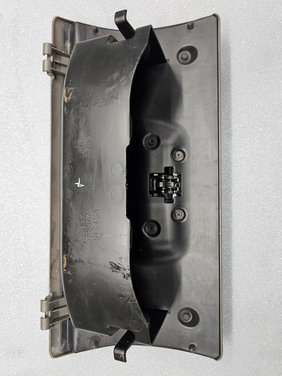 🔥02-04 Jeep Liberty Front Glove Box Storage Compartment Assembly Tan OEM