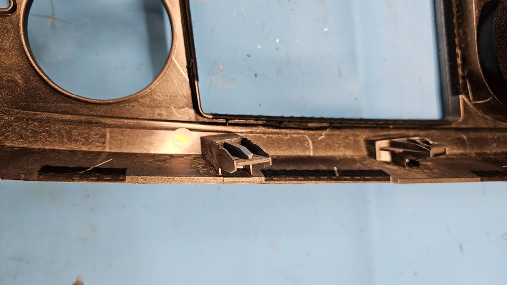 🔥07-09 MAZDA CX-7 CENTER DASH PANEL RADIO CLIMATE BEZEL TRIM BLACK/SILVER