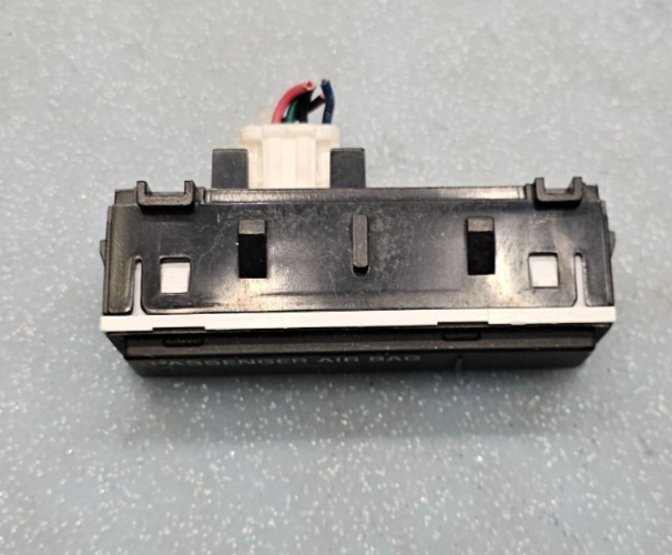 🔥05-24 GMC Acadia OEM passenger safety indicator switch Black OEM