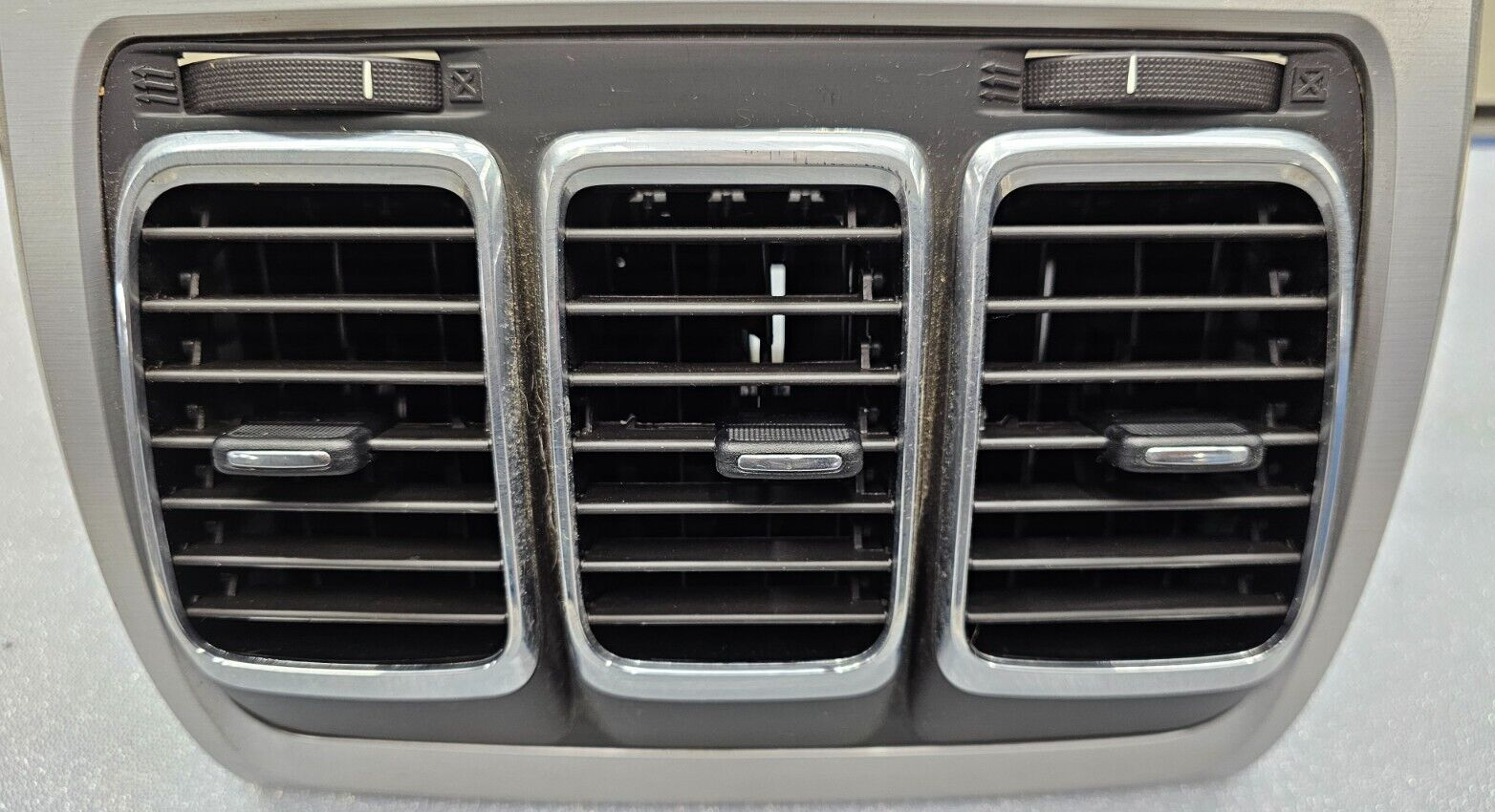 🔥07-12 Acadia  Dash AM FM Radio Stereo Display Bezel Climate Trim Panel Silver