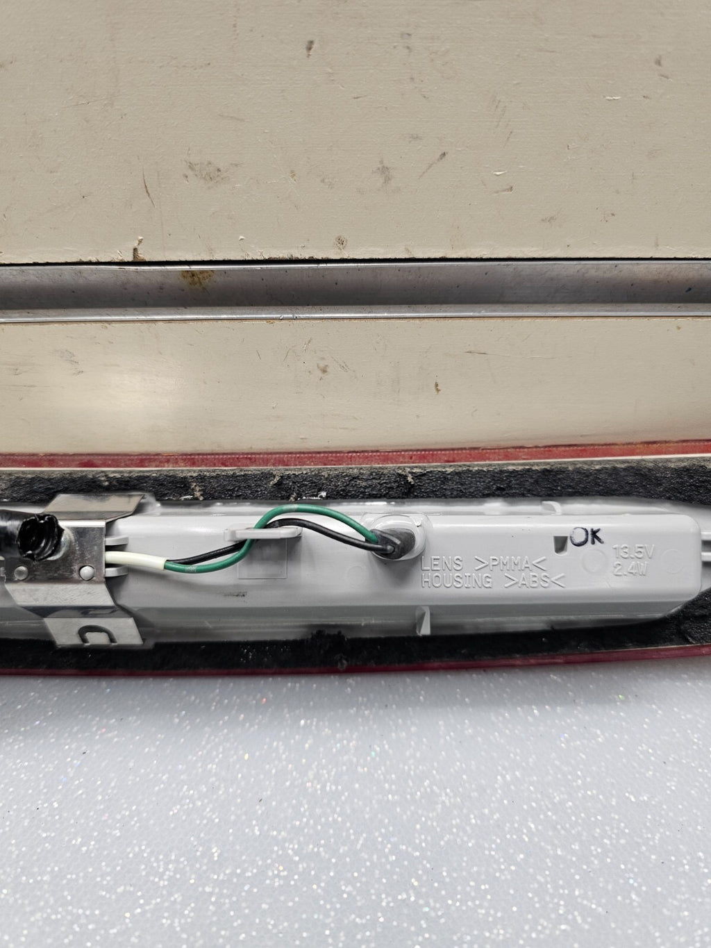 08-15 Nissan Rogue High Mounted Stop Third Brake Light Tail Light Lamp Assembly