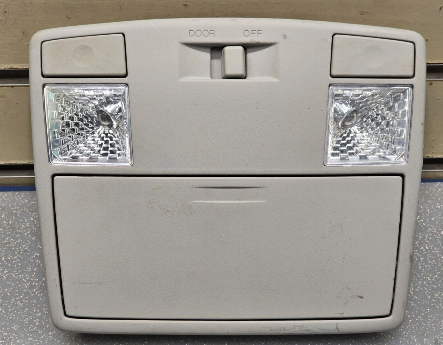03-08 MAZDA 6 RX8 OVERHEAD ROOF CONSOLE MAP DOME LIGHT STORAGE ASSEMBLY LT GRAY