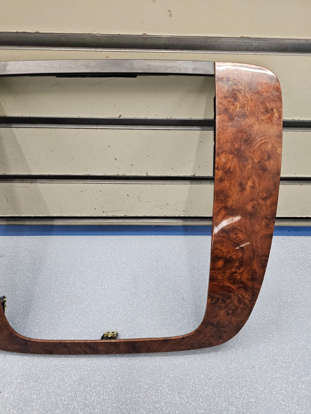 🔥07-13 SUBURBAN TAHOE YUKON CENTER DASH RADIO SUUROUND BEZEL TRIM ASSEMBLY WOOD