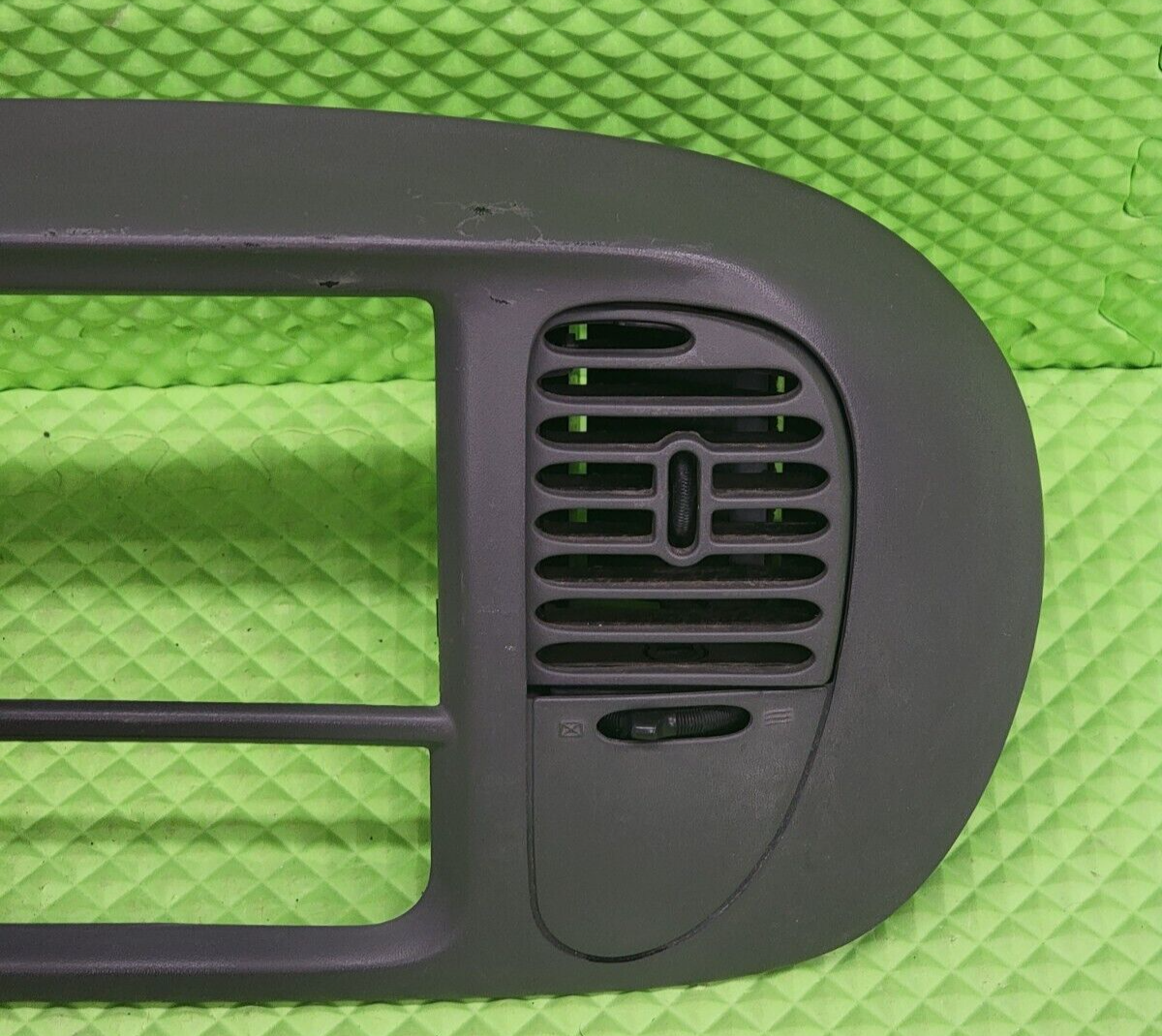 🔥97-03 Ford F150 Center Dash Radio Climate BEZEL Trim Panel Line GRAY B1