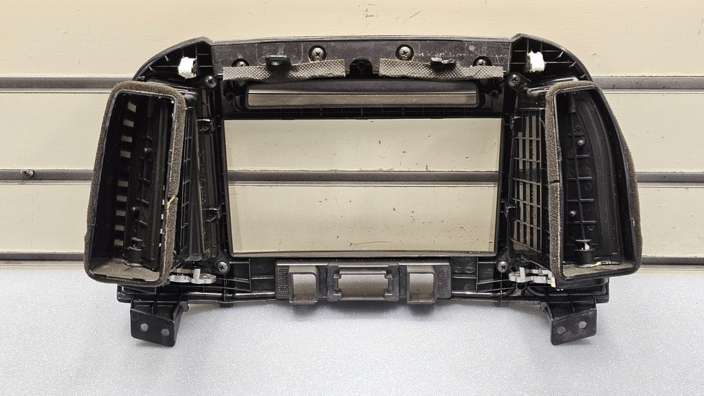 07-12 Santa Fe Dash AM FM Radio Stereo Audio Bezel Climate Trim Panel Black B53
