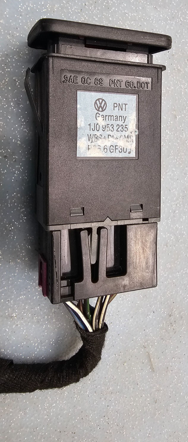 🔥97-06 VW Golf  05-10 Bora Golf Hazard Light Switch