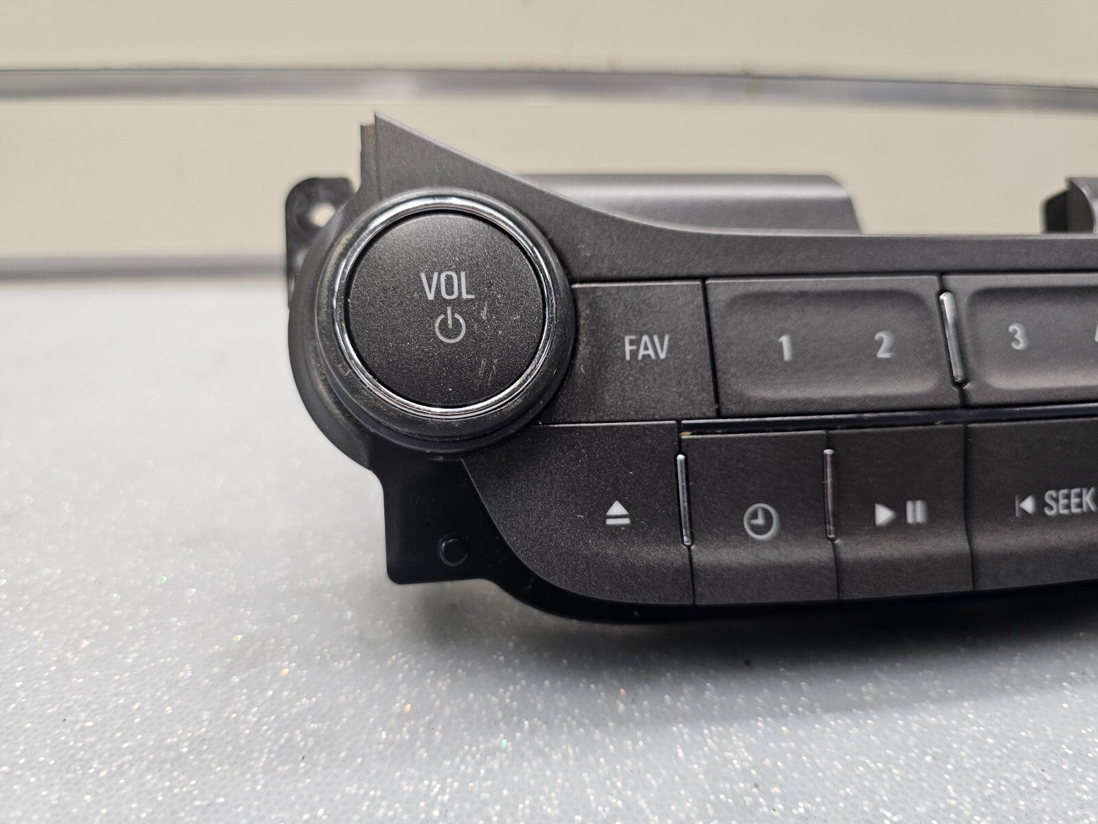 🔥13-15 Chevrolet Malibu Dash Front Center AM FM Radio Control Panel OEM