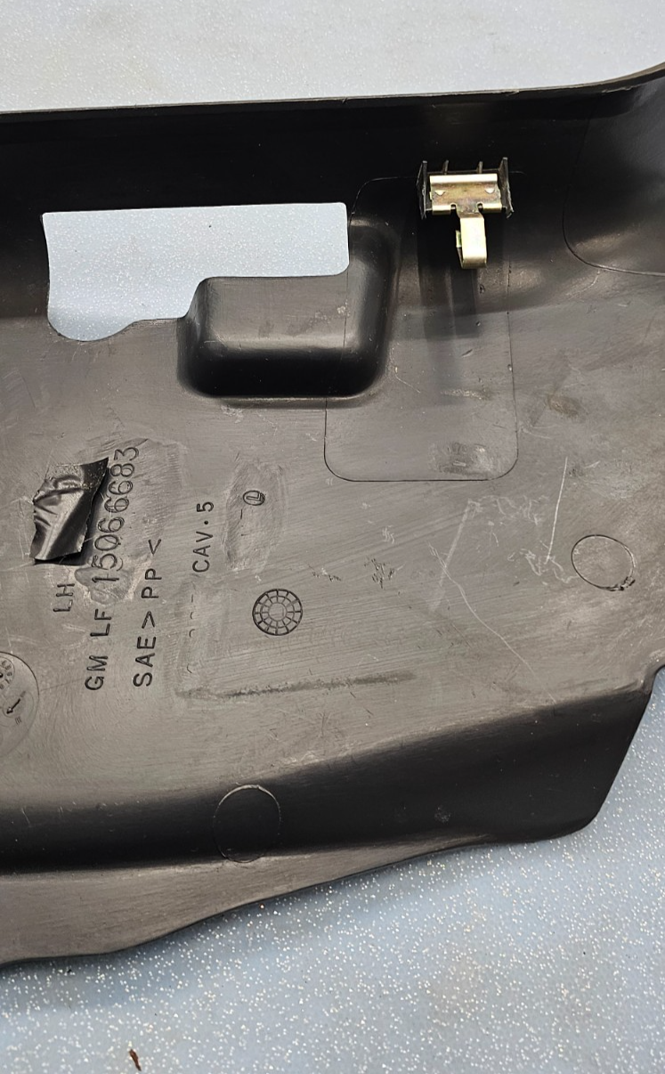🔥99-06 SILVERADO SIERRA LEFT DRIVER KICK LOWER TRIM PANEL HOOD PROP BLACK