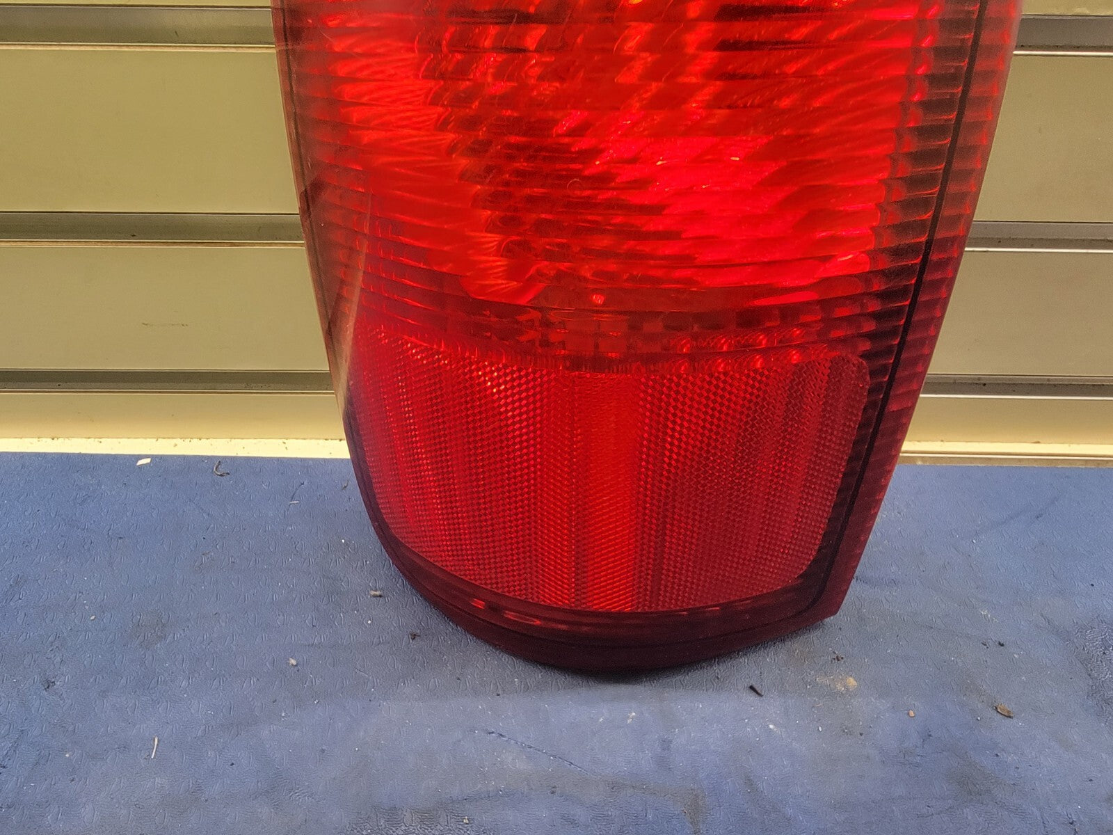 🔥1998-2002 Lincoln Navigator Left Driver Side Tail Light Lamp Outer Assembly