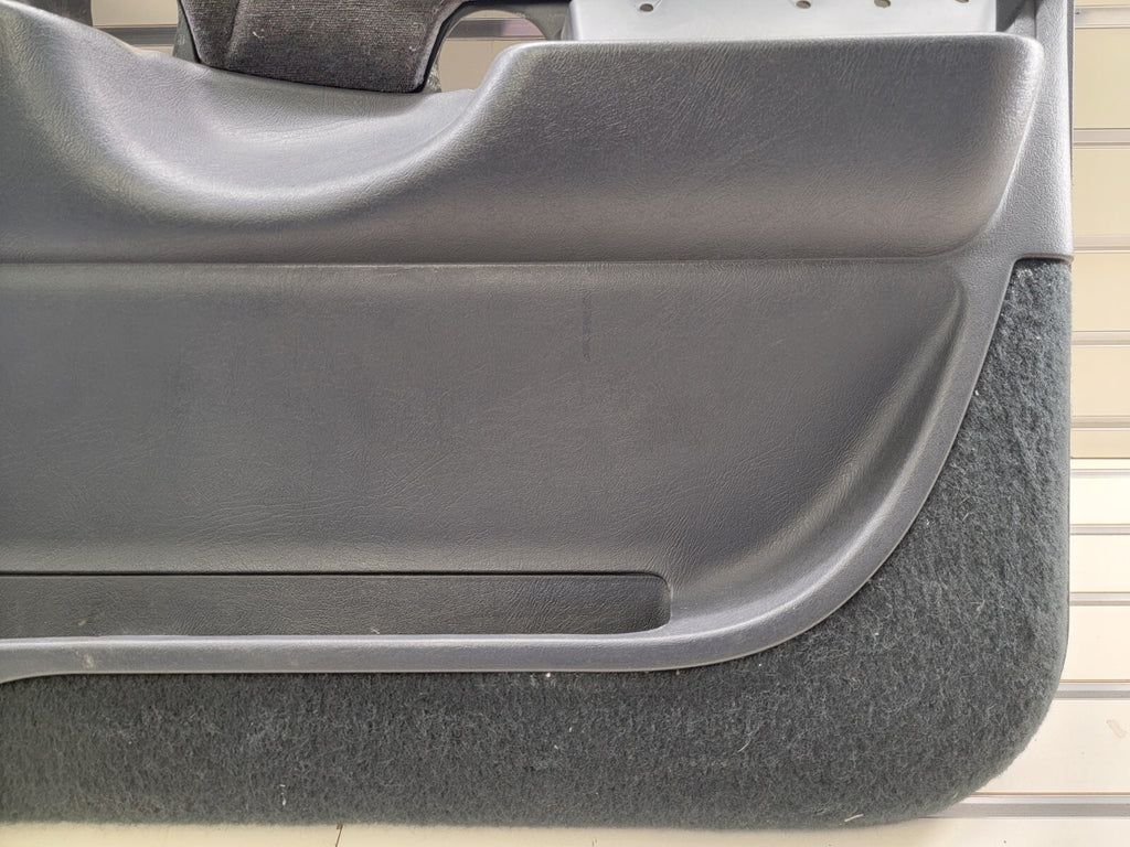 98-04 Chevy Blazer Jimmy S-10 GMC Sonoma Front Door Panel Auto right side BLACK