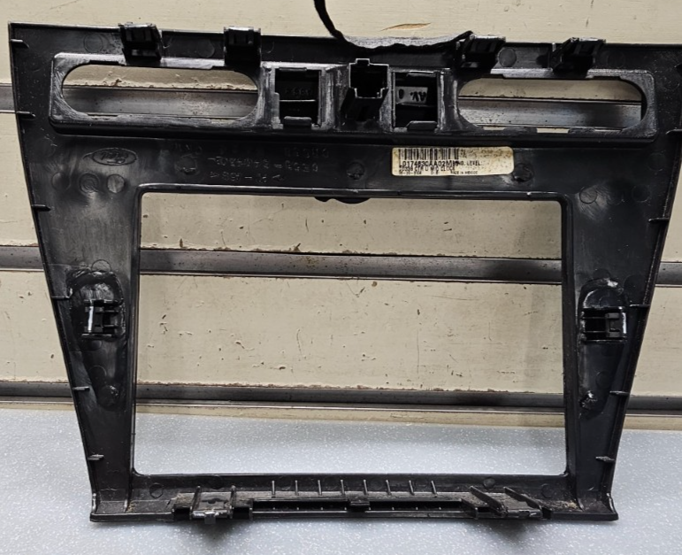 🔥06-09 Fusion Milan Center Dash Trim Panel FM Radio Stereo Bezel Carbon Black