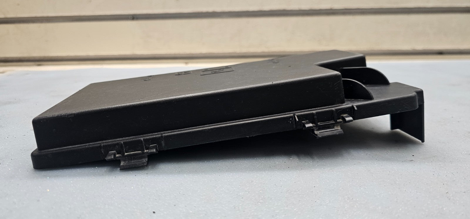 🔥11-14 Ram C/V Grand Caravan Fuse Relay Box Battery Cover Lid Junction Power 