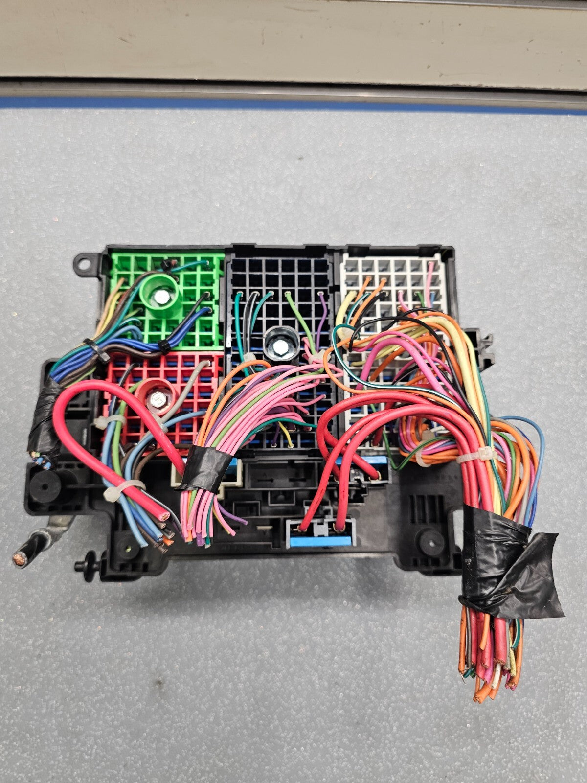 🔥03-06 Chevy Silverado Sierra Power Module Engine Unit Fuse Relay Box Junction