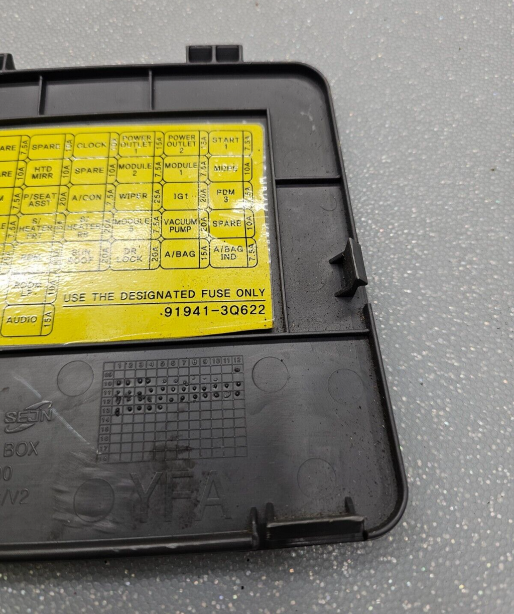 🔥2011 - 2013 Hyundai Sonata Cabin Fuse Box Cover Gray (OEM)