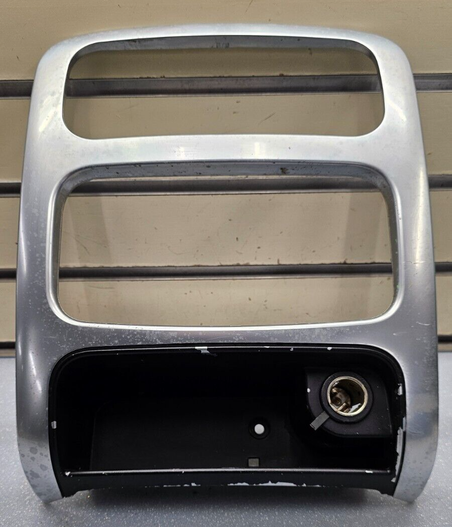 🔥02-07 Liberty KJ Dash FM Radio Climate Display Stereo Bezel Trim Panel Silver