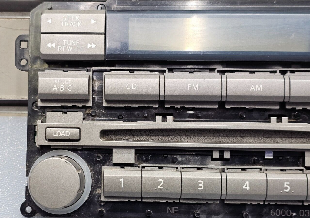 🔥04-08 Nissan Armada Titan Center Dash Radio Stereo CD DVD AM FM Trim Panel OEM