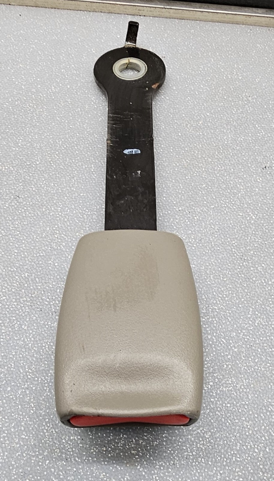 🔥03-06 Escalade Chevy Tahoe Yukon 2nd Second Row Seat Belt Buckle Neutral OEM