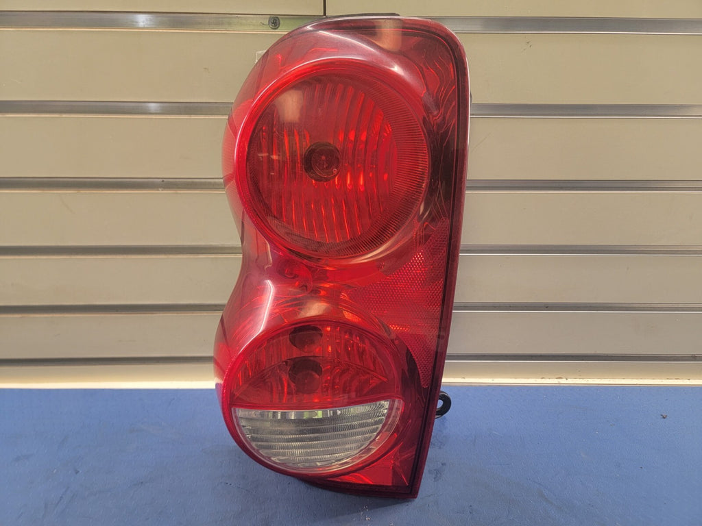 🔥2004-2009 Dodge Durango Driver Left LH Side Halogen Outer Tail Light OEM 1524