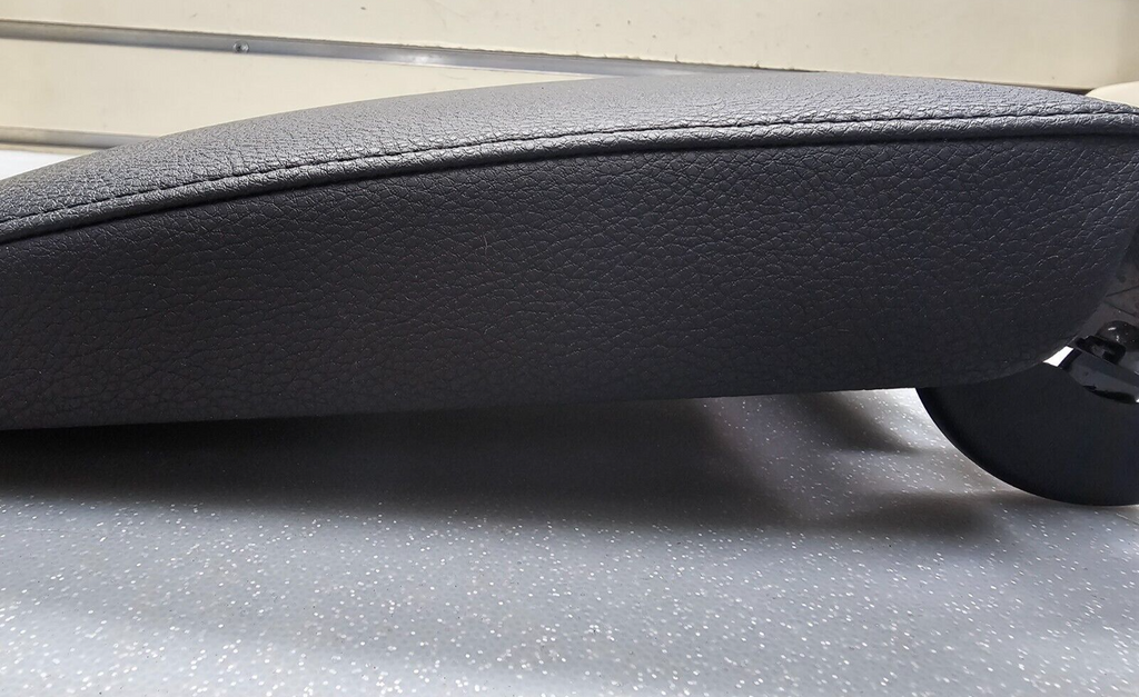 🔥11-12 Volkswagen Jetta Wagon Center Console Leather Armrest Lid Storage Black