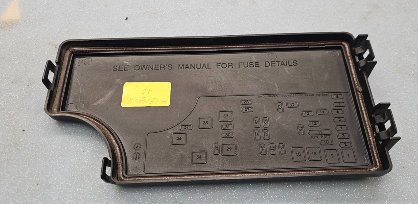 04-16 AVENGER SEBRING JEEP PATRIOT CALIBER Front Relay Engine Fuse Box Cover Lid