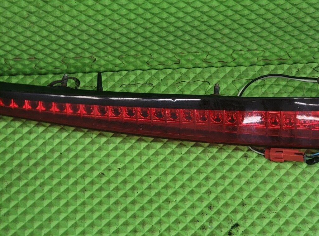 🔥08-13  Cadillac CTS Third Brake Light High Mount Stop Lamp fits Assembly RED