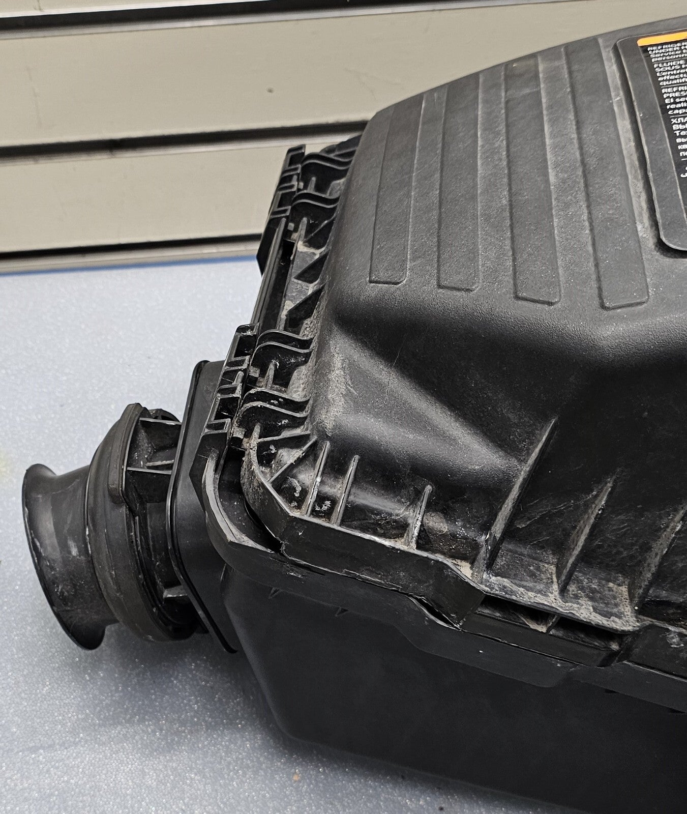 08-12 Chevy Colorado GMC Canyon 2.9L 3.7L Air Cleaner Filter Intake Box Housing